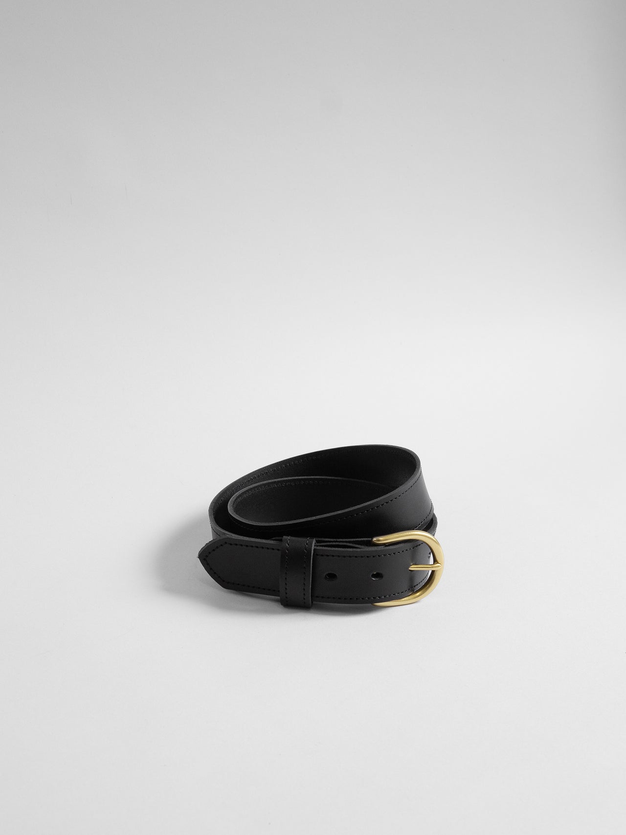 The Lair Maya Belt Slim Black Stitch Brass