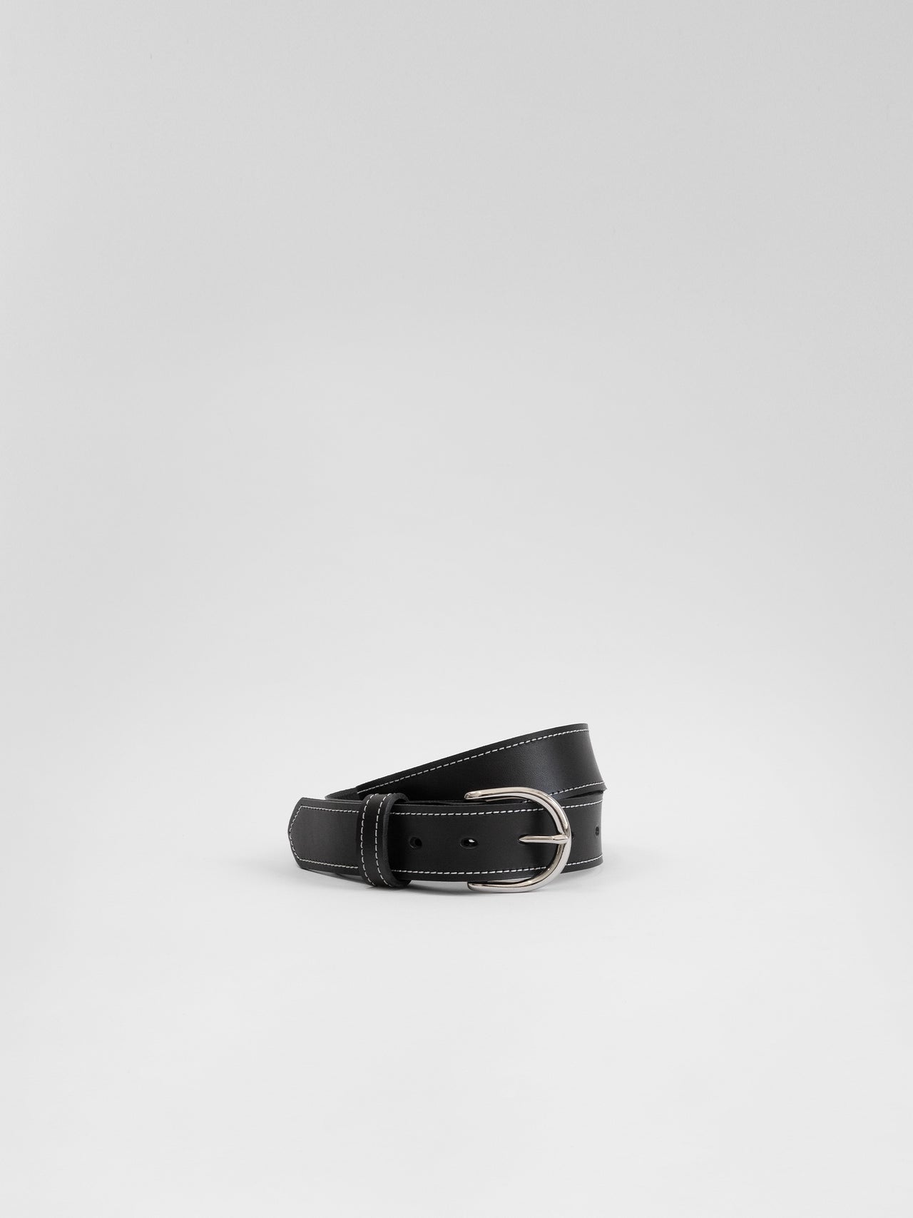 The Lair Maya Belt Slim White Stitch Silver