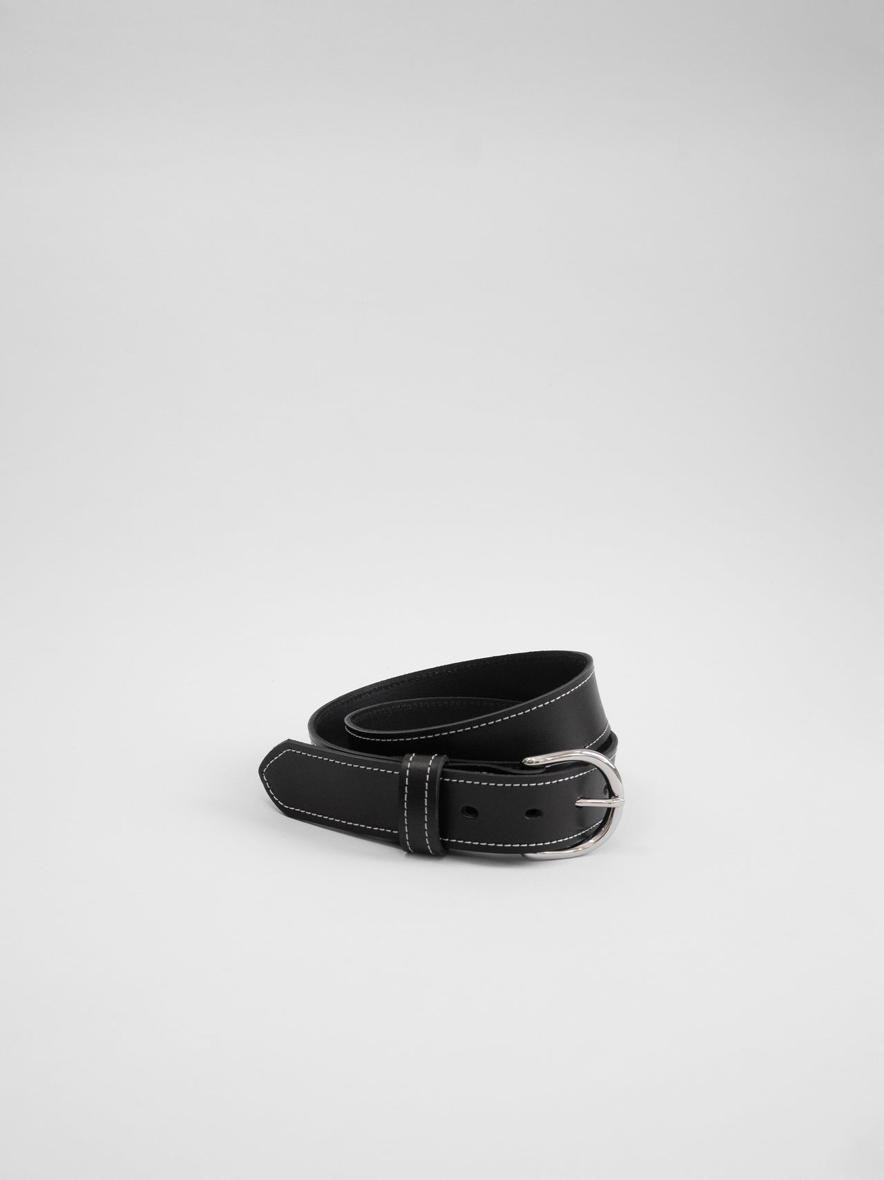 The Lair Maya White Stitch Belt Slim Silver
