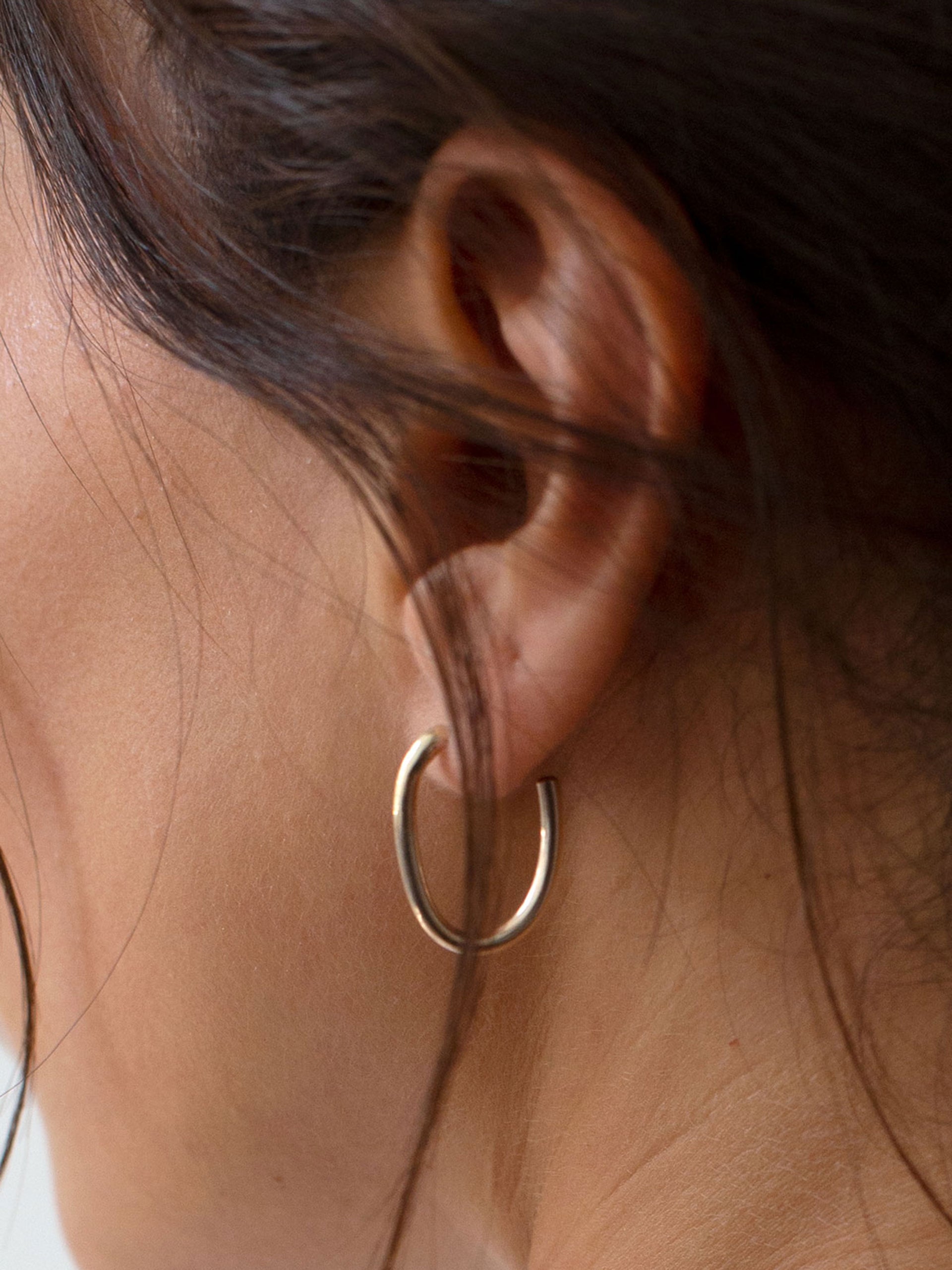 the-lair-jewellery-noguchi-earring-medium-9ct-yellow-gold