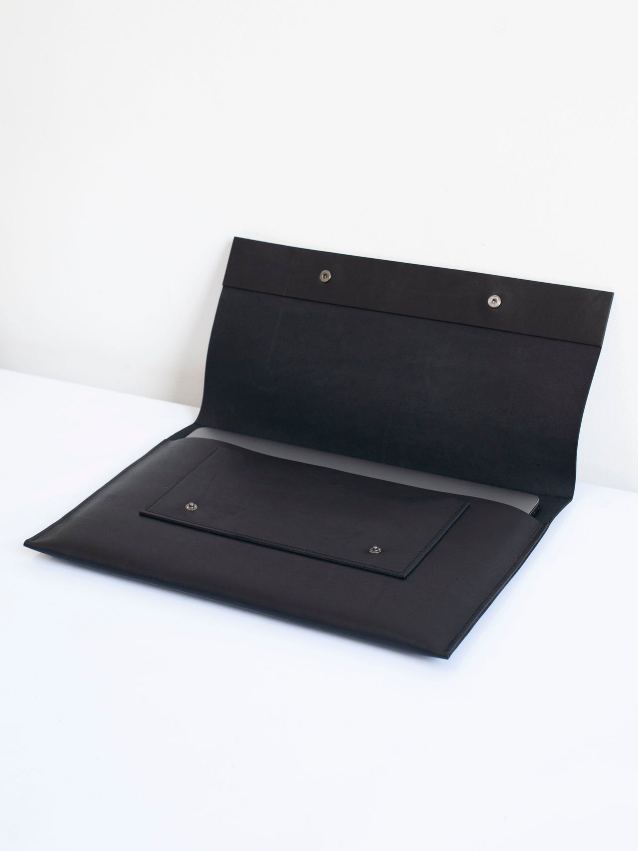 The Lair Novus Laptop Case Black 13"