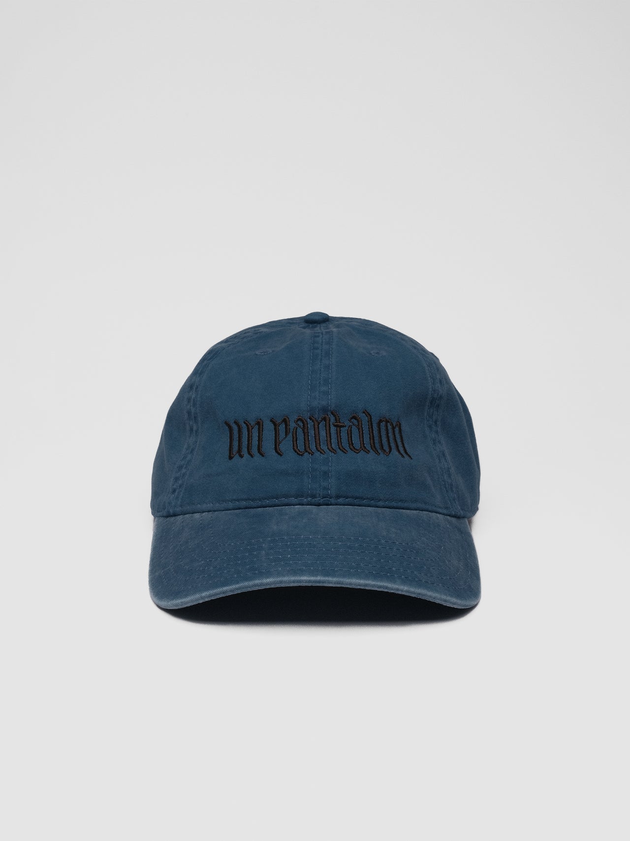 Un Pantalon Goth Cap Blue Steel