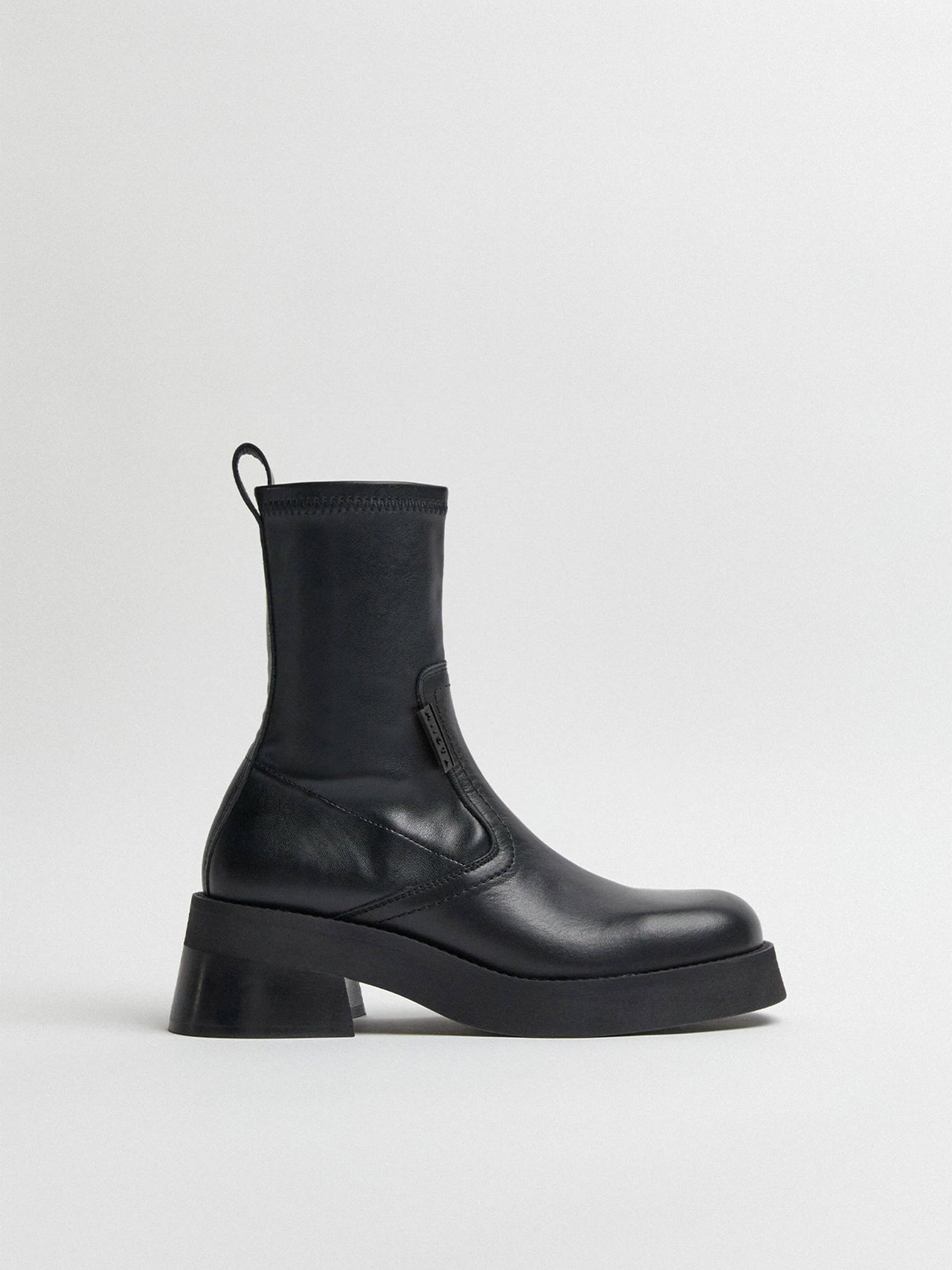 E8 x MIISTA Oliana Black Tab Black Boot