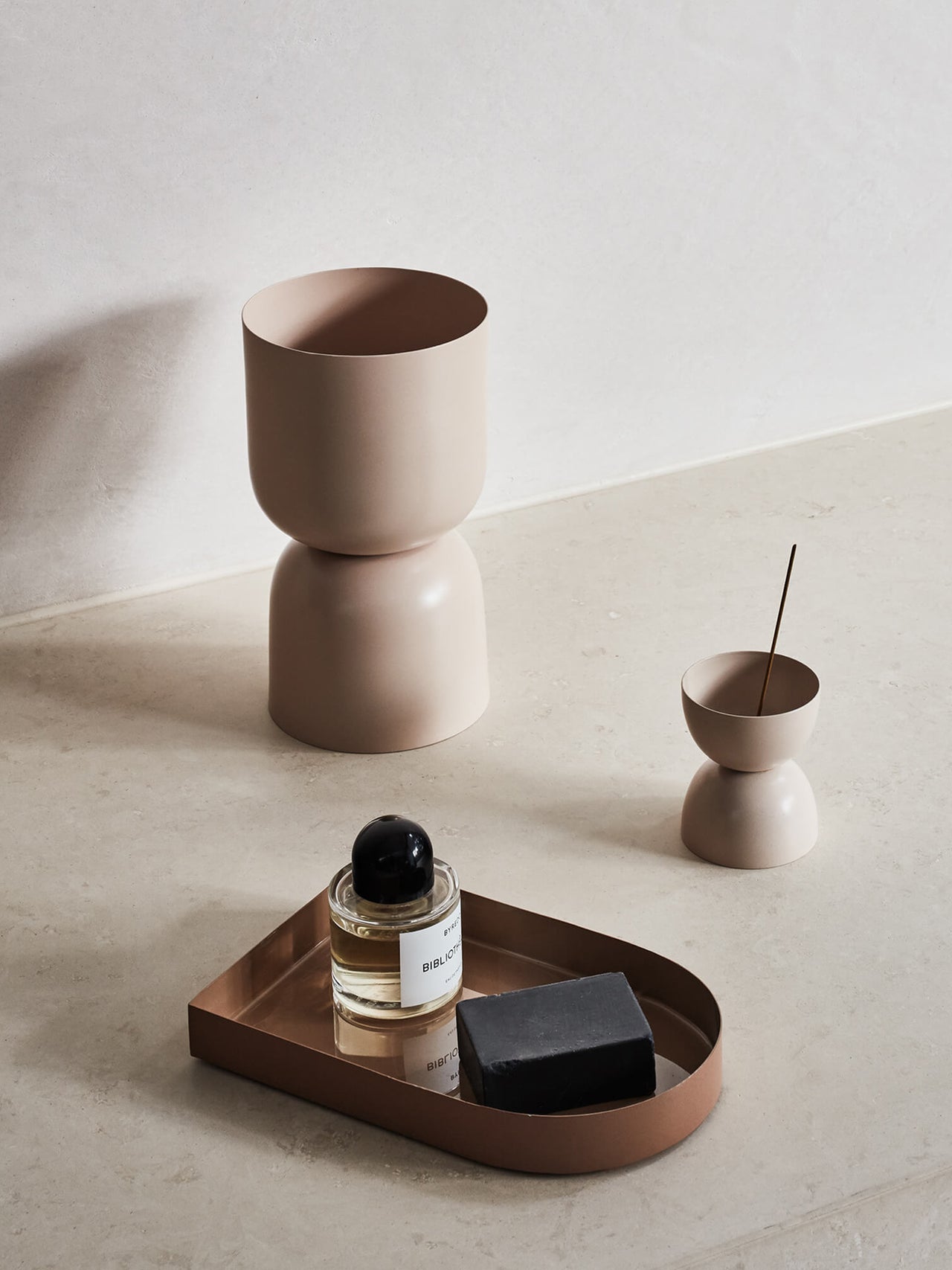 Lightly Arc Tray Medium Red Ochre