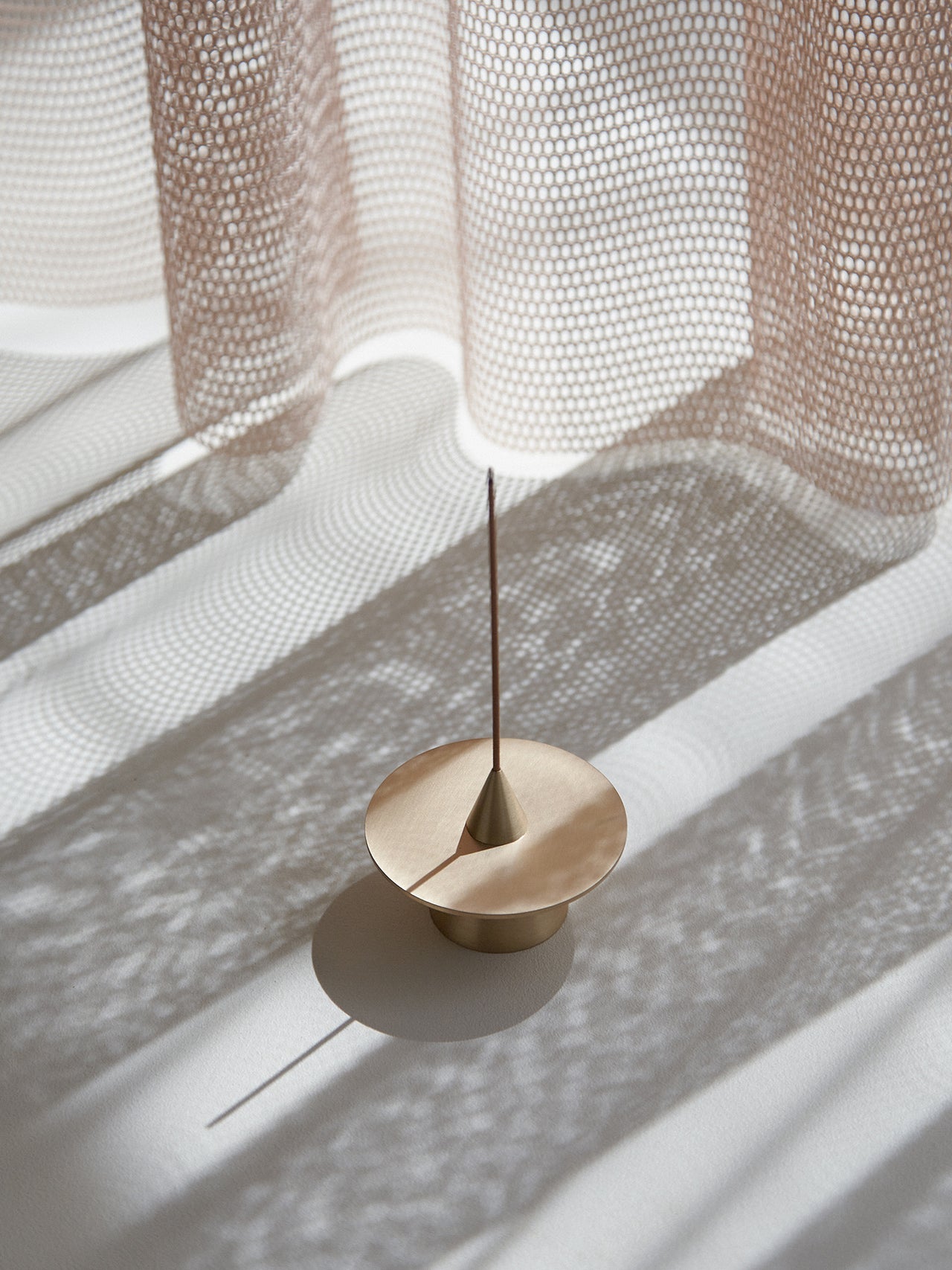 Lightly Balance Incense Holder 02