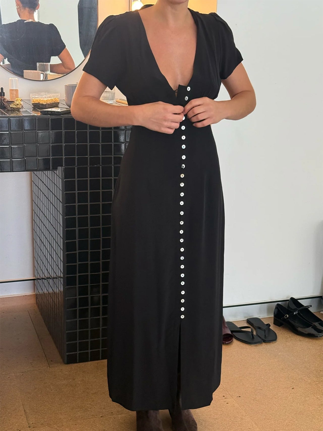 Olga Joan Cap-Sleeve Dress Nera