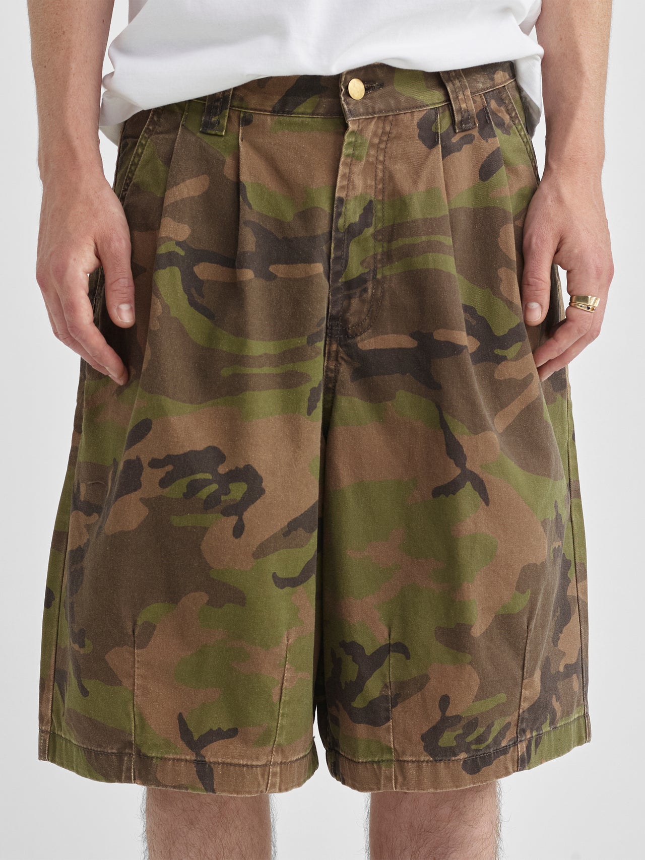 Pseushi Pleated Balloon Short Washed Camo