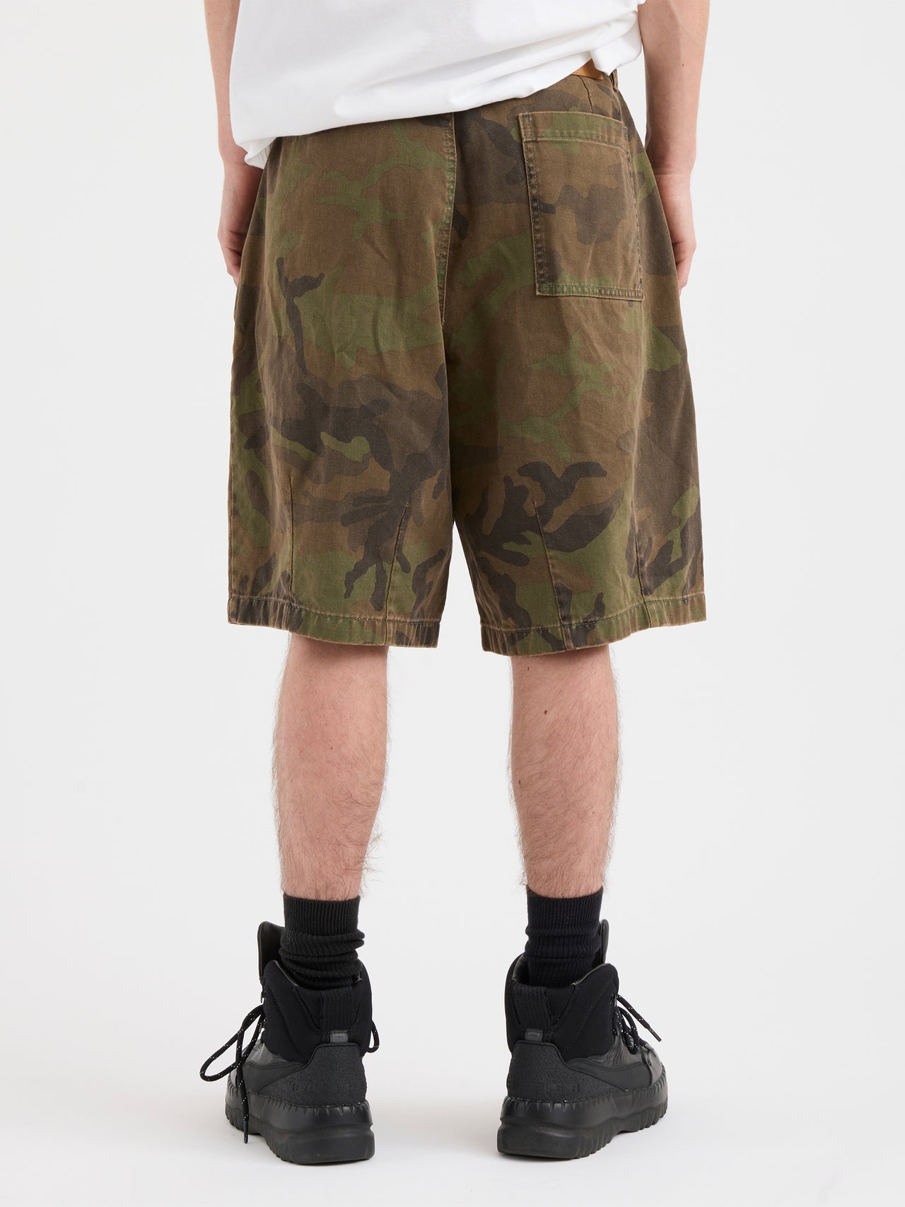 Pseushi Pleated Balloon Short Washed Camo