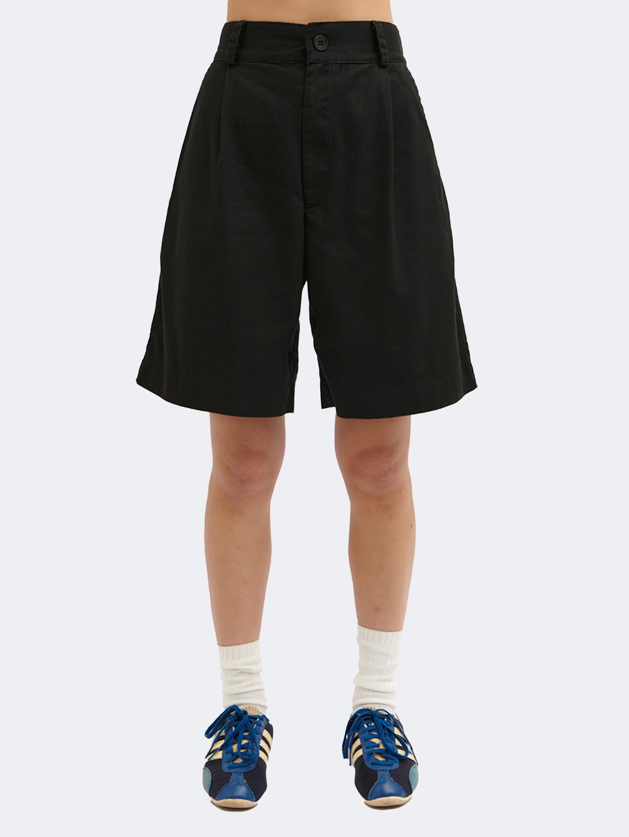 pseushi-pleated-wide-shorts-washed-black