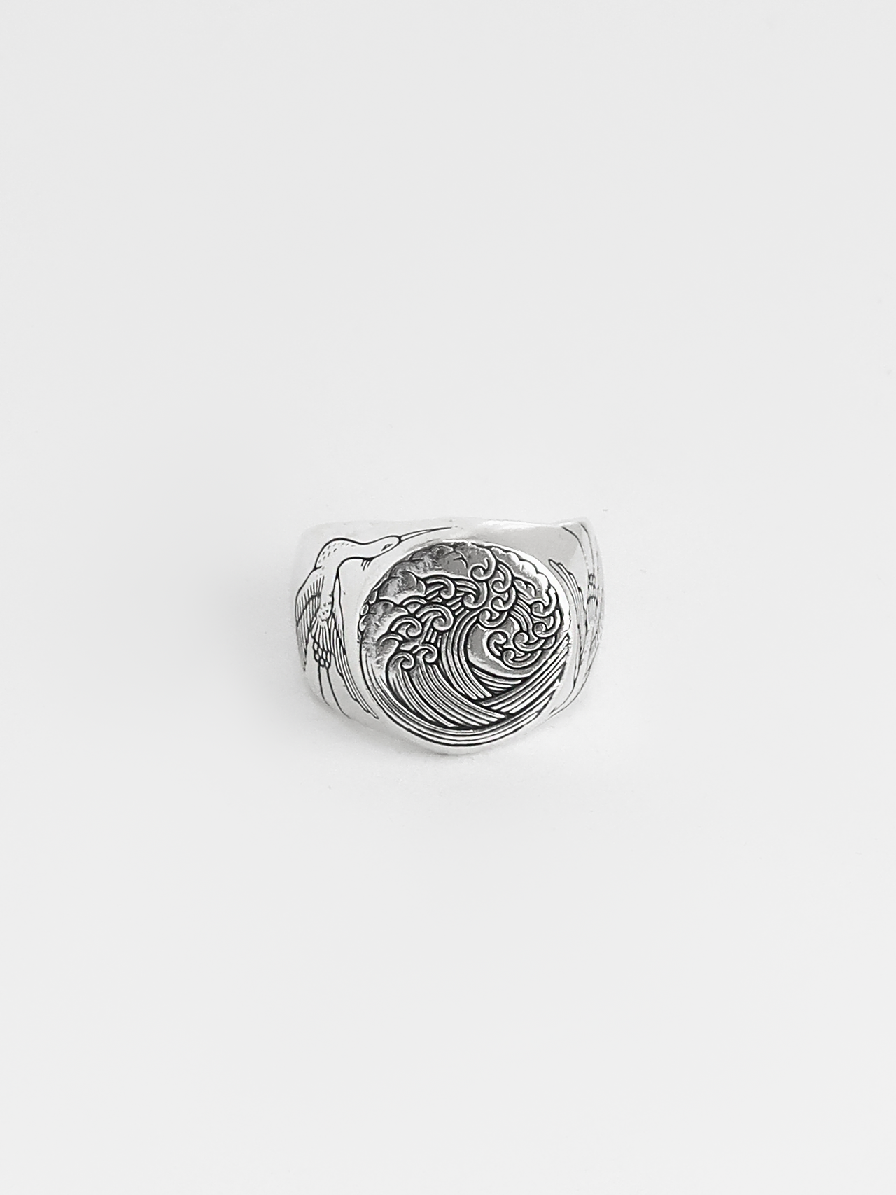 Digby & Iona The Great Wave Signet Ring
